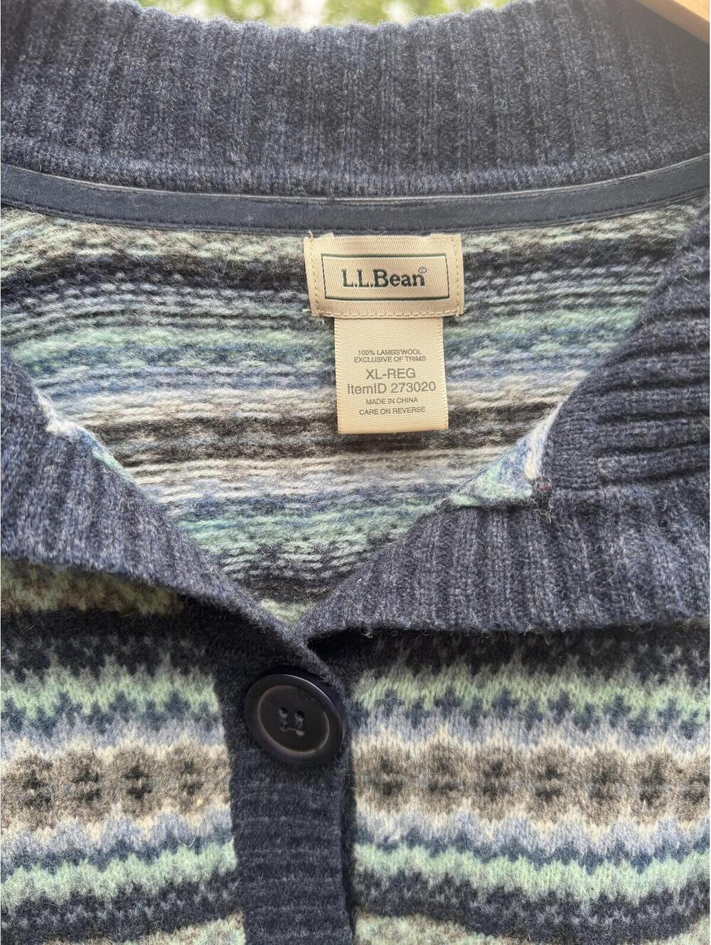 L.L.Bean Women's XL Reg Lamb Wool Button-Up Cardigan Sweater Aztec Design - Picture 2 of 5